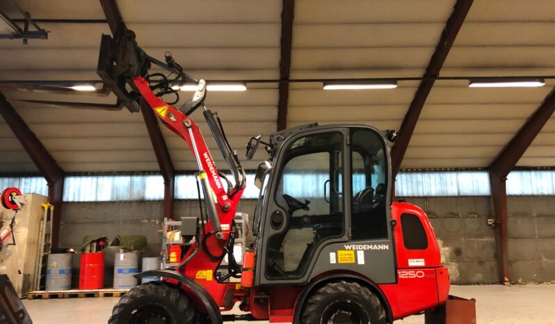 
Weidemann 1250 CX35 full									