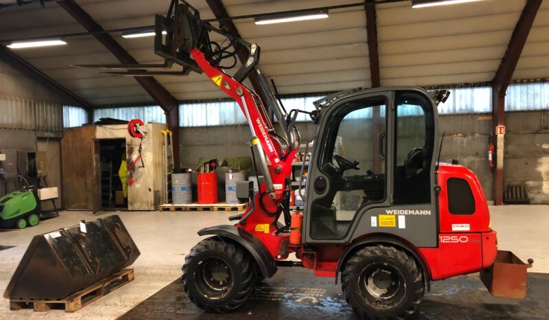 
Weidemann 1250 CX35 full									